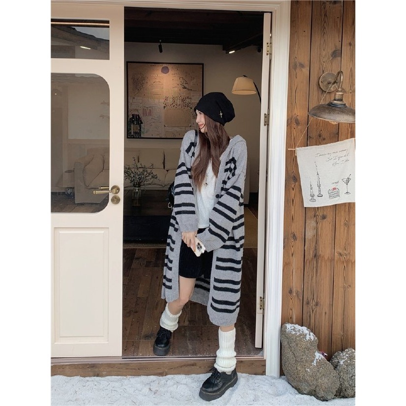 韓國女裝 Minette 慵懶條紋連帽針織超長款外套-細節圖11