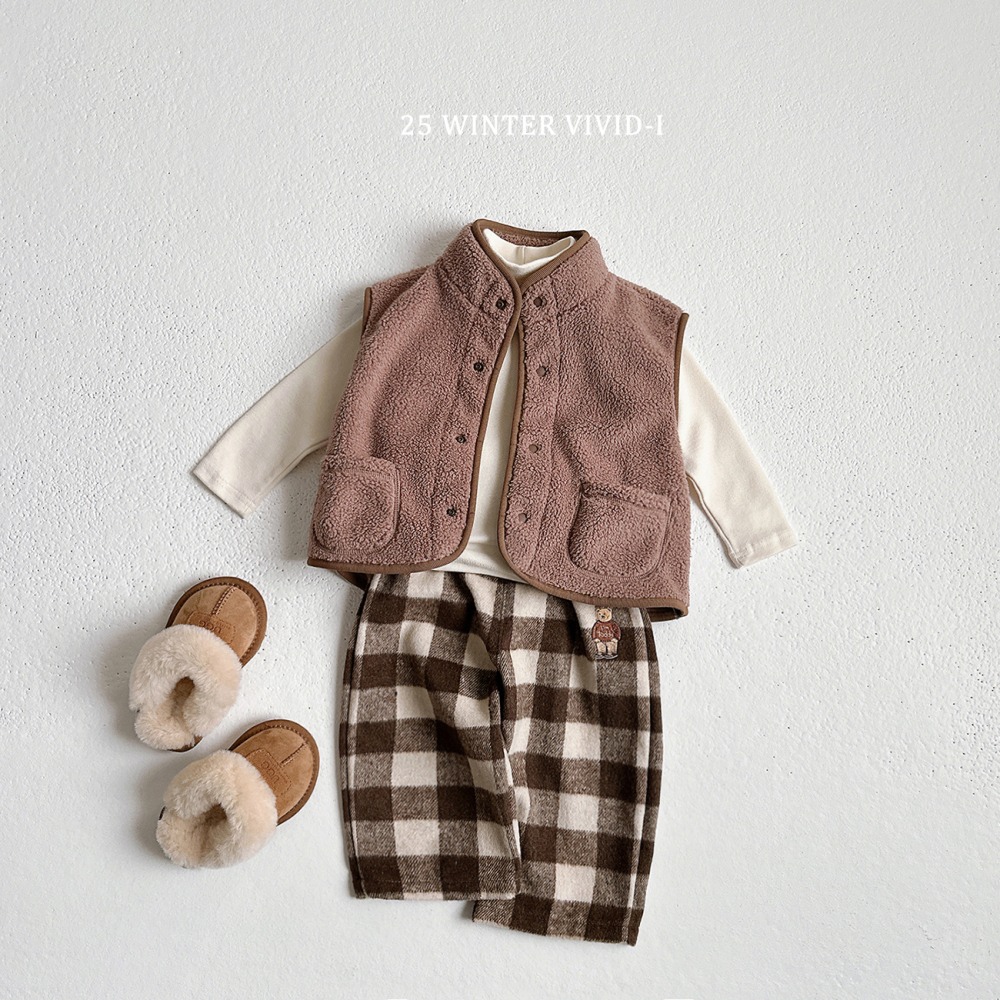 正韓童裝 vivid I 泰迪小熊保暖毛絨觸感口袋背心-細節圖3