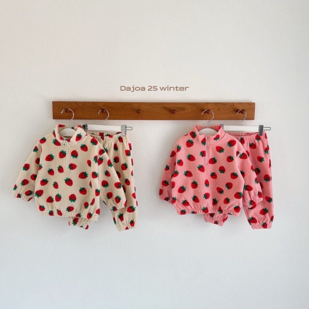 正韓童裝 DAJOA 草莓滿滿草莓套裝-細節圖6