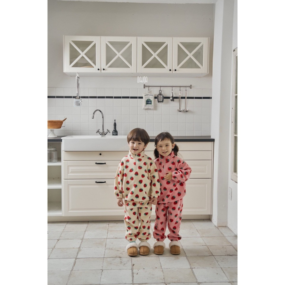 正韓童裝 DAJOA 草莓滿滿草莓套裝-細節圖7