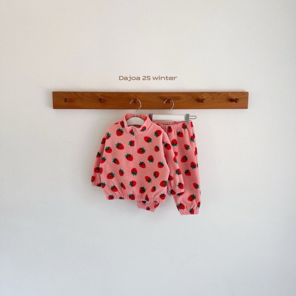 正韓童裝 DAJOA 草莓滿滿草莓套裝-細節圖8