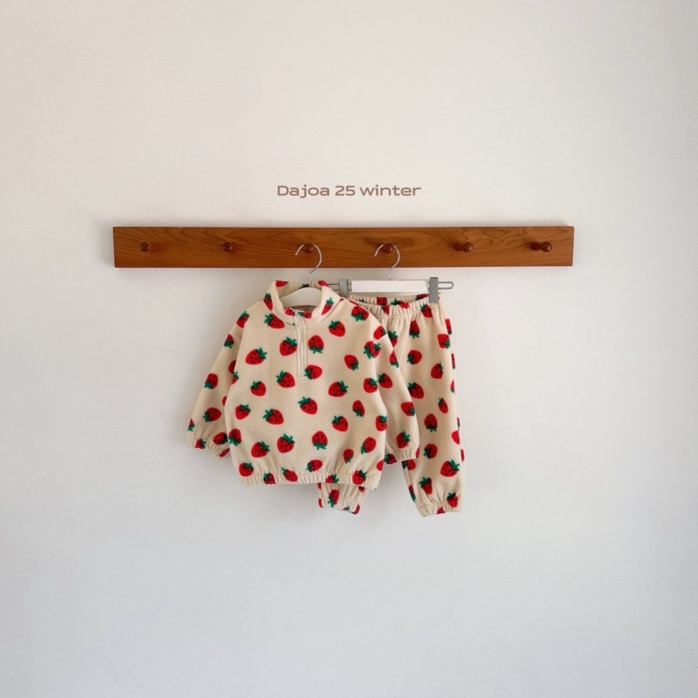 正韓童裝 DAJOA 草莓滿滿草莓套裝-細節圖9