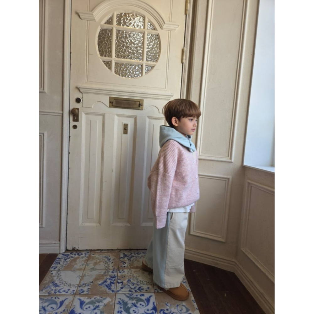 正韓童裝 Ralee Lounge 柔粉v字開衫針織衣-細節圖2