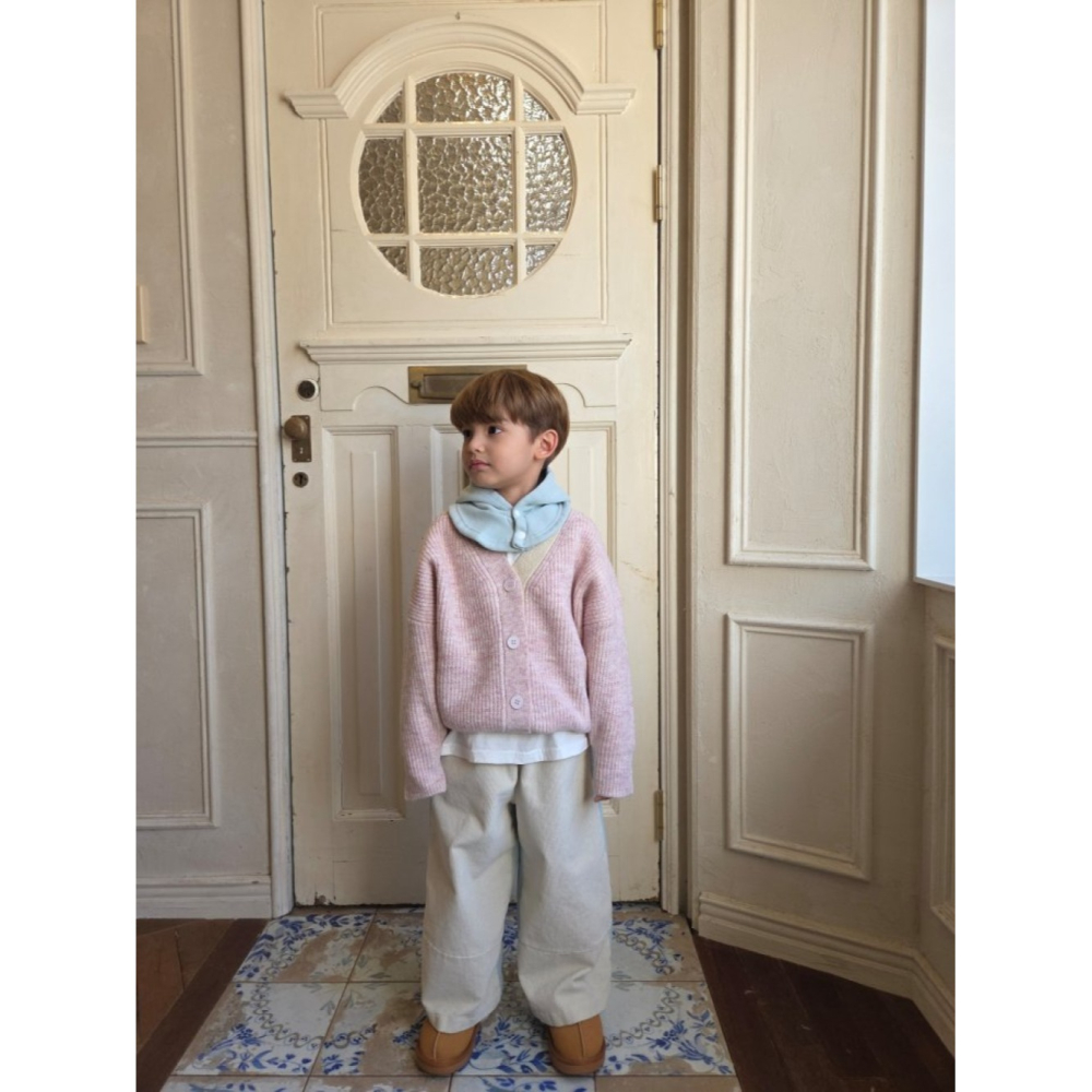 正韓童裝 Ralee Lounge 柔粉v字開衫針織衣-細節圖3