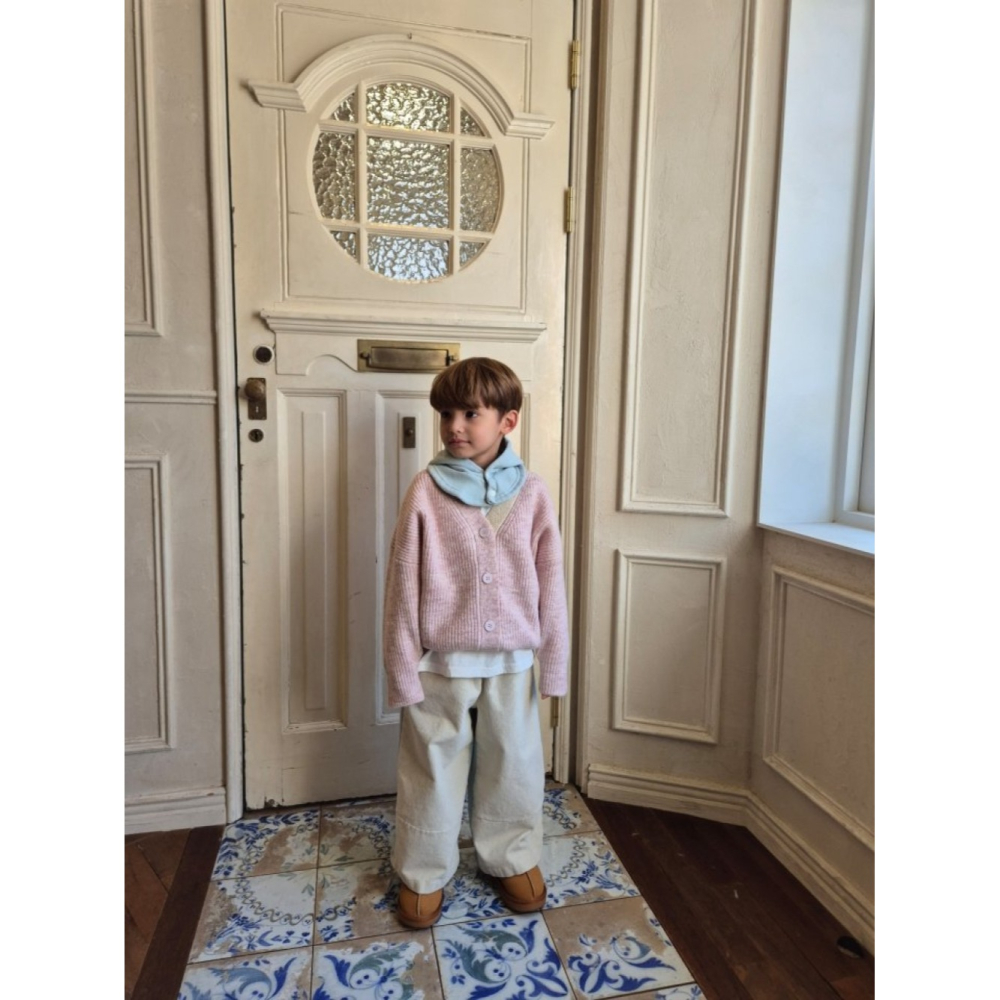 正韓童裝 Ralee Lounge 柔粉v字開衫針織衣-細節圖6