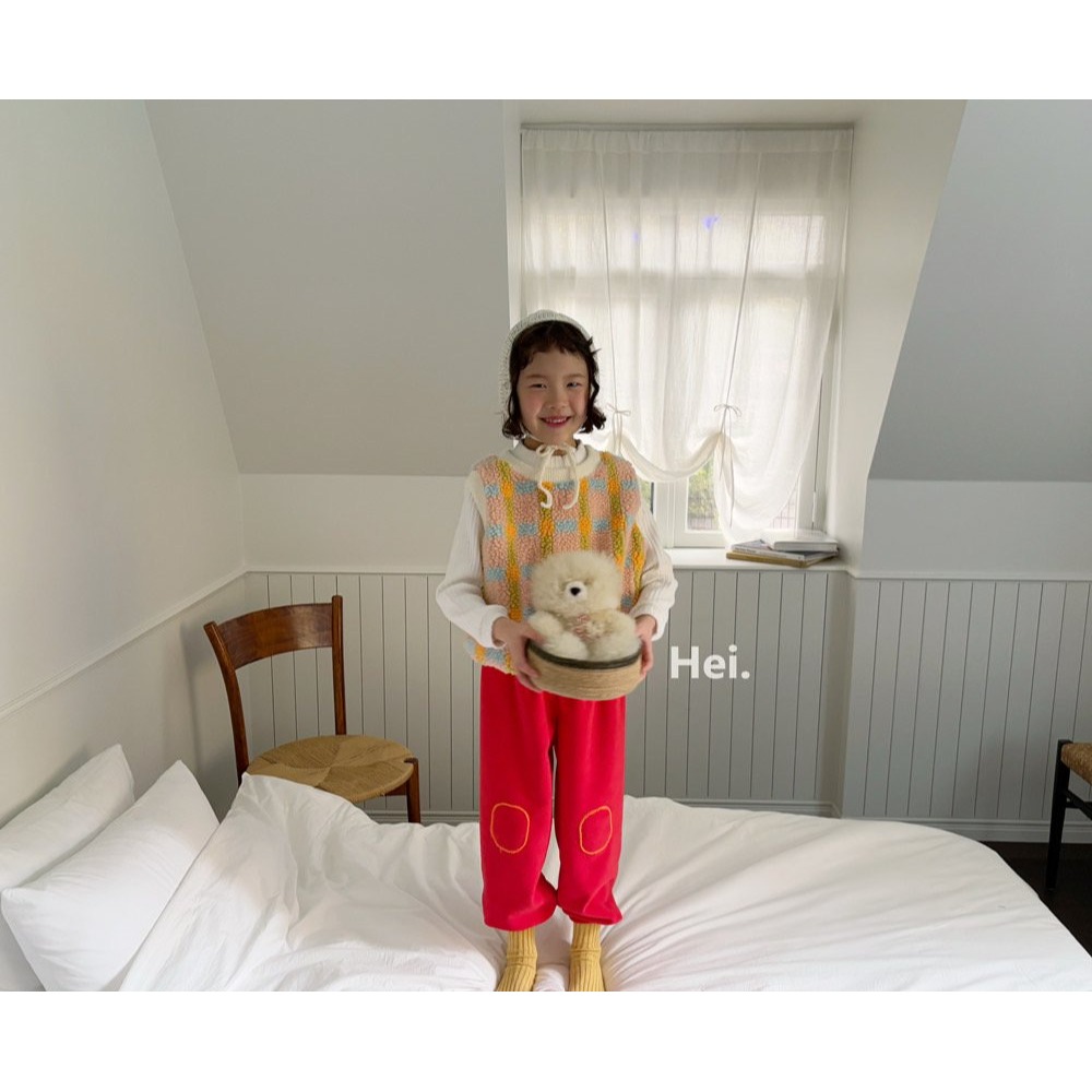 正韓童裝 Hei 繽紛格紋羊羔毛背心-細節圖2