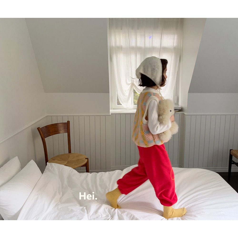 正韓童裝 Hei 繽紛格紋羊羔毛背心-細節圖3