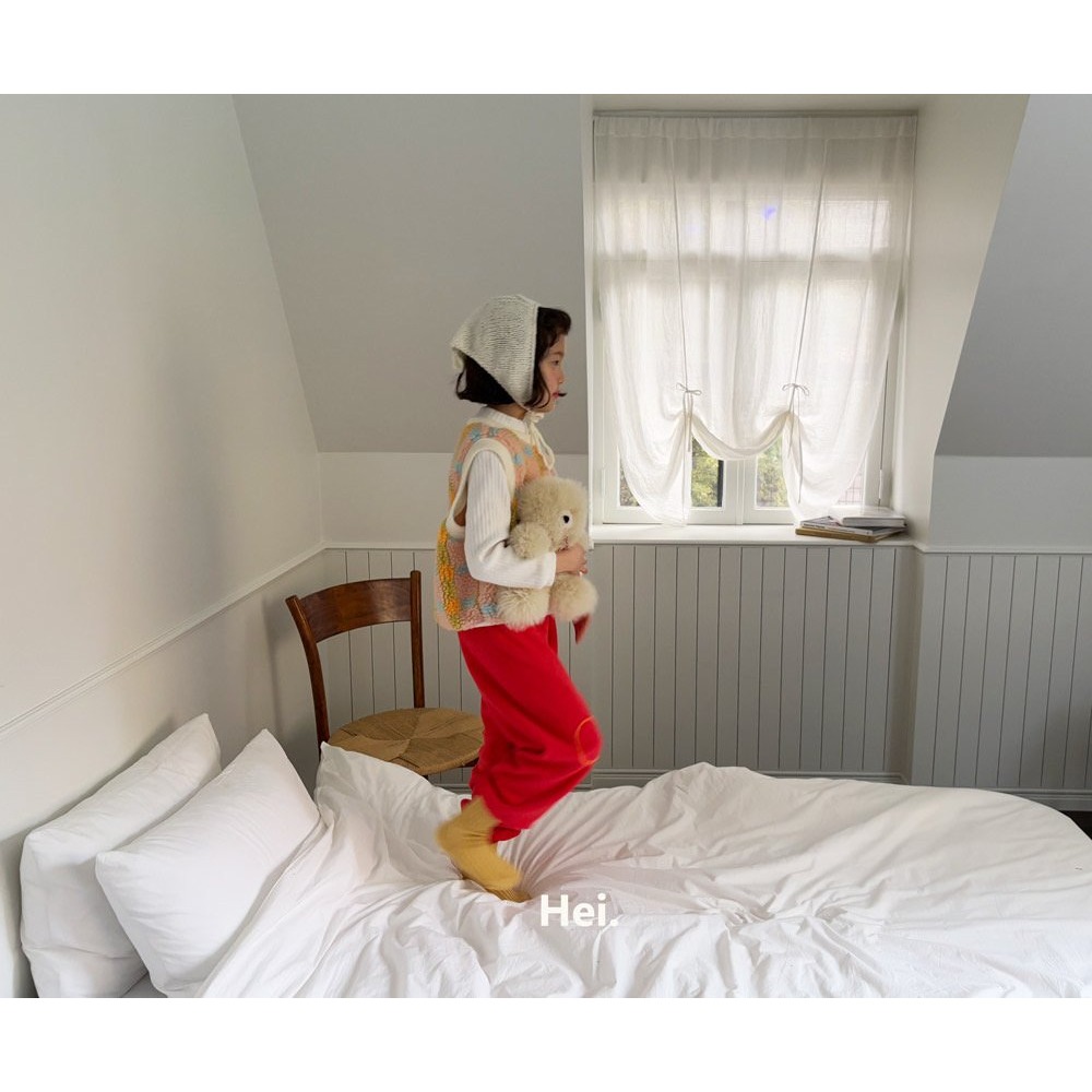 正韓童裝 Hei 繽紛格紋羊羔毛背心-細節圖5