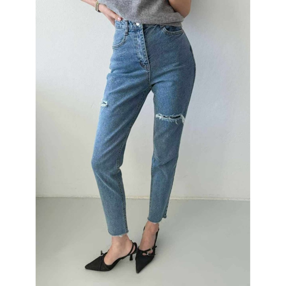 正韓女裝  Labor 超顯瘦線條的割破日常牛仔褲-細節圖2