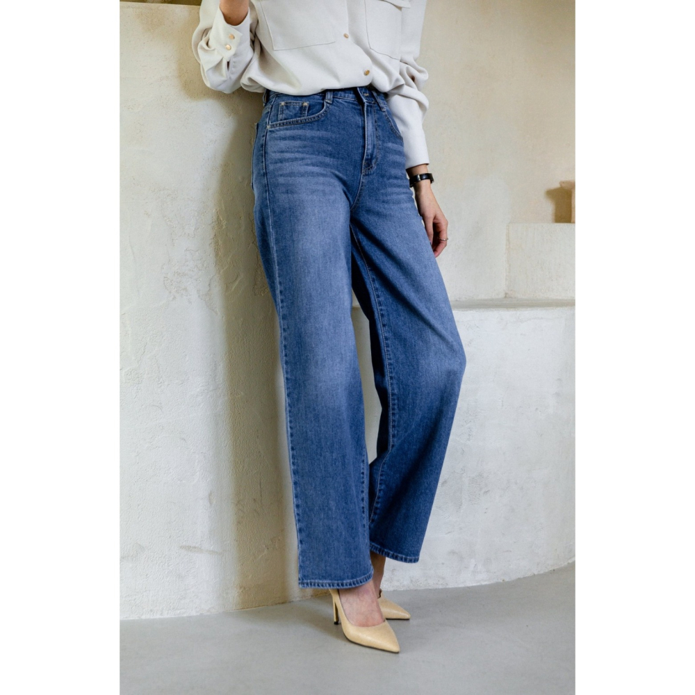 韓國女裝 96Place 經典俐落直刷中寬牛仔褲-細節圖2