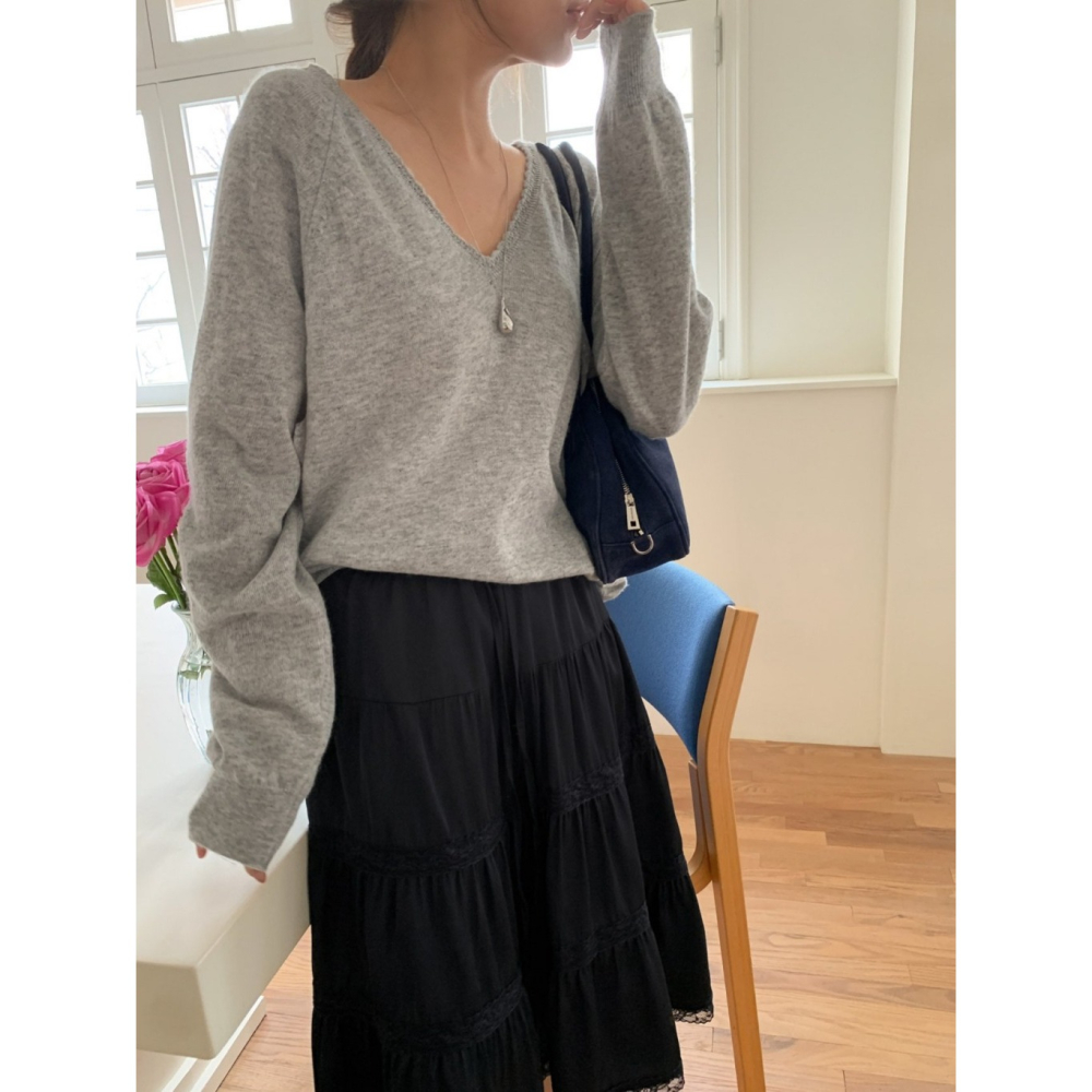 韓國女裝 Ouir 柔嫩領邊織紋雙v上衣-細節圖6