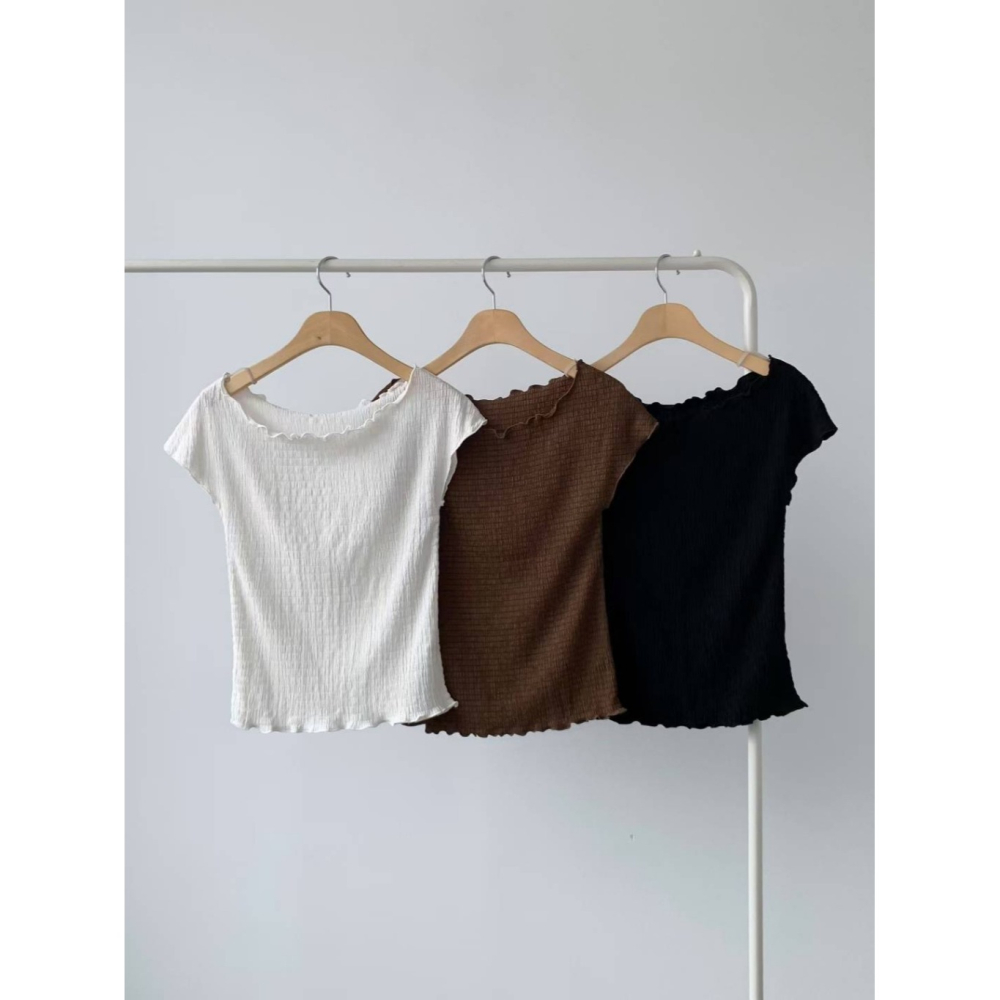 韓國女裝 Brandmarket 輕氧平領露肩上衣-細節圖2