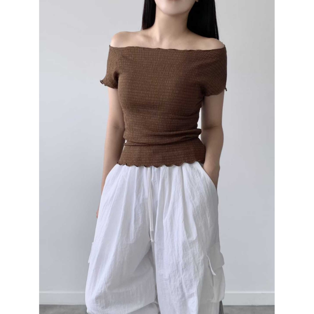 韓國女裝 Brandmarket 輕氧平領露肩上衣-細節圖4