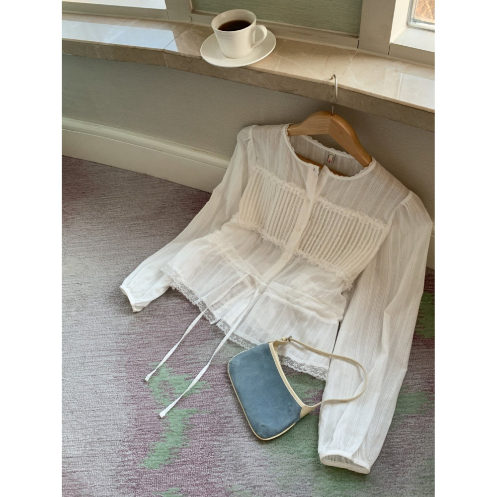 韓國女裝 Ouir 蕾絲壓摺襯衫-細節圖5