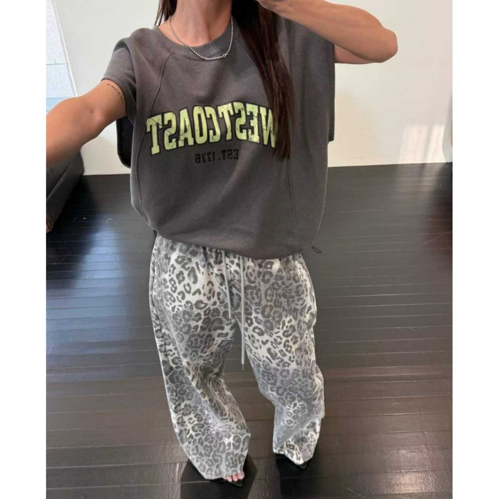 韓國女裝 Blackfriday 黑五美式落肩洗舊感上衣-細節圖2