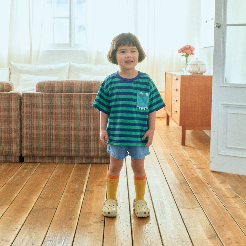 正韓童裝 1stblue 條紋鱷魚小口袋上衣-細節圖7