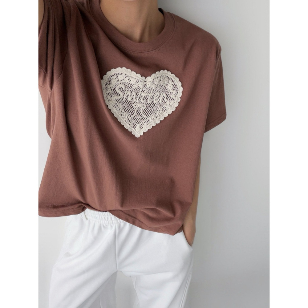 韓國女裝 蕾絲愛心圖騰上衣-細節圖4