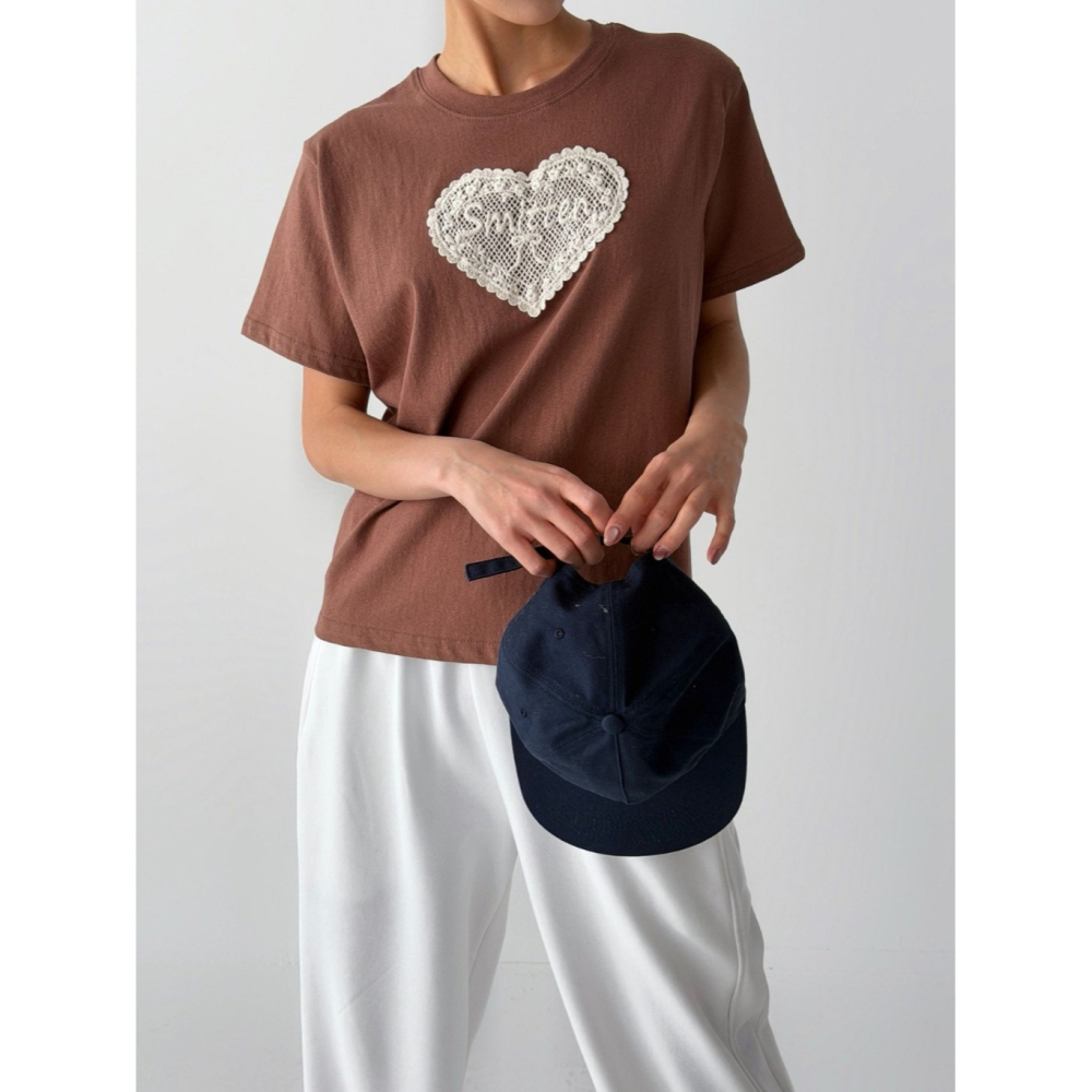 韓國女裝 蕾絲愛心圖騰上衣-細節圖9