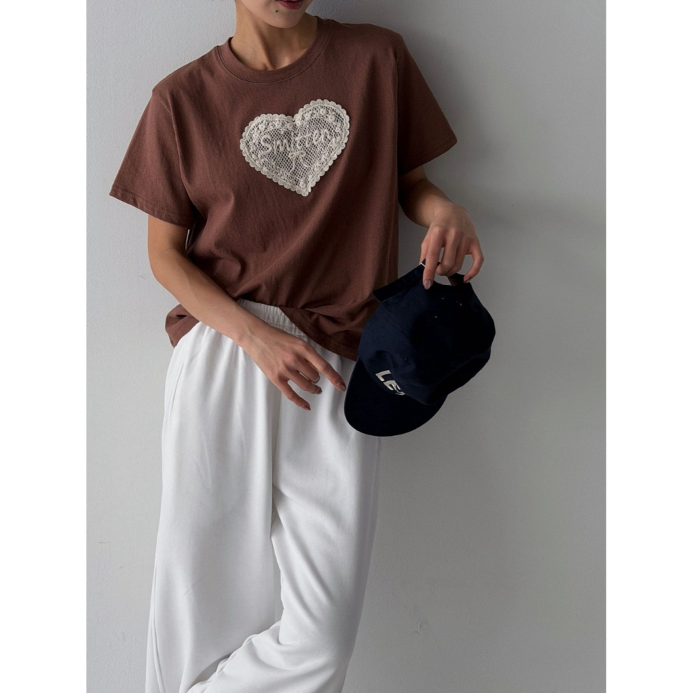 韓國女裝 蕾絲愛心圖騰上衣-細節圖11