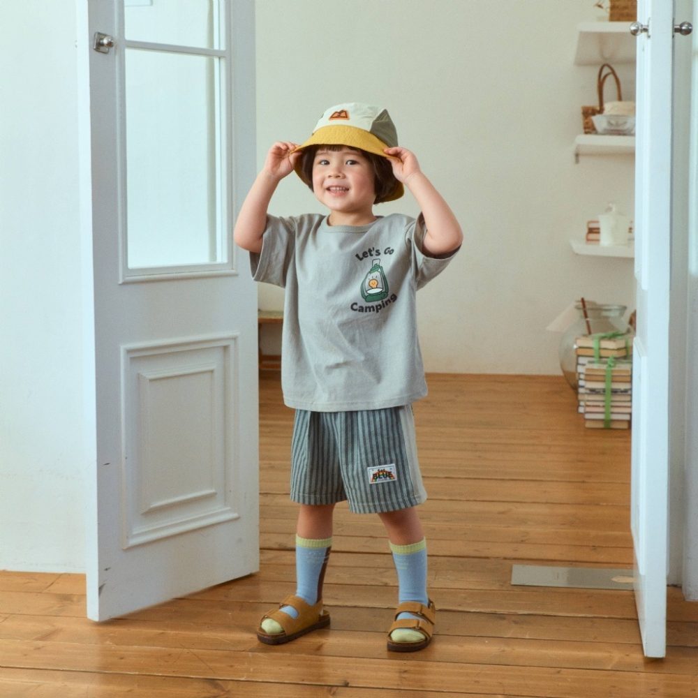 正韓童裝  1stblue  素色直條紋拼接五分短褲-細節圖6