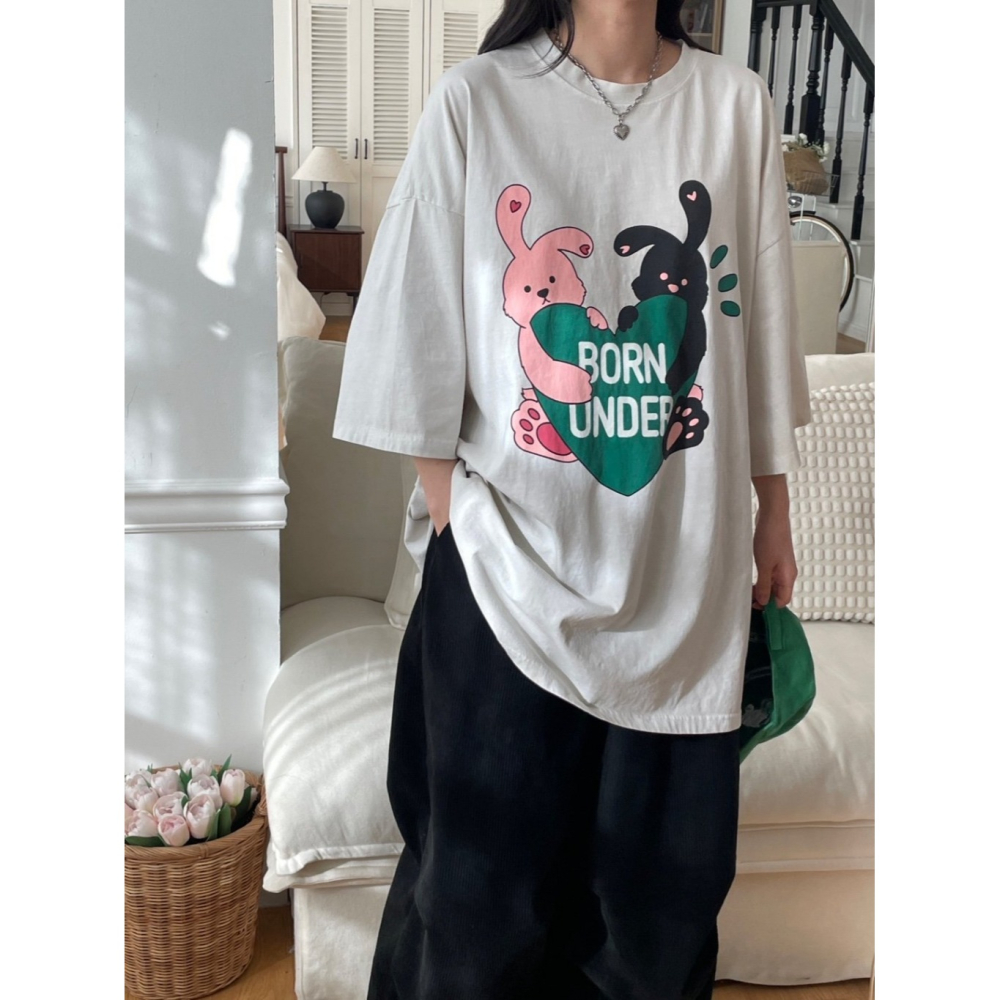 韓國女裝 Macbrother 黑兔粉兔抱抱愛心一起穿T恤-細節圖2