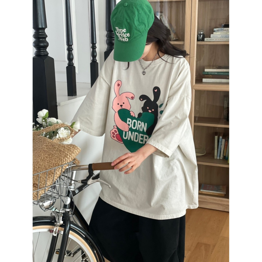 韓國女裝 Macbrother 黑兔粉兔抱抱愛心一起穿T恤-細節圖3