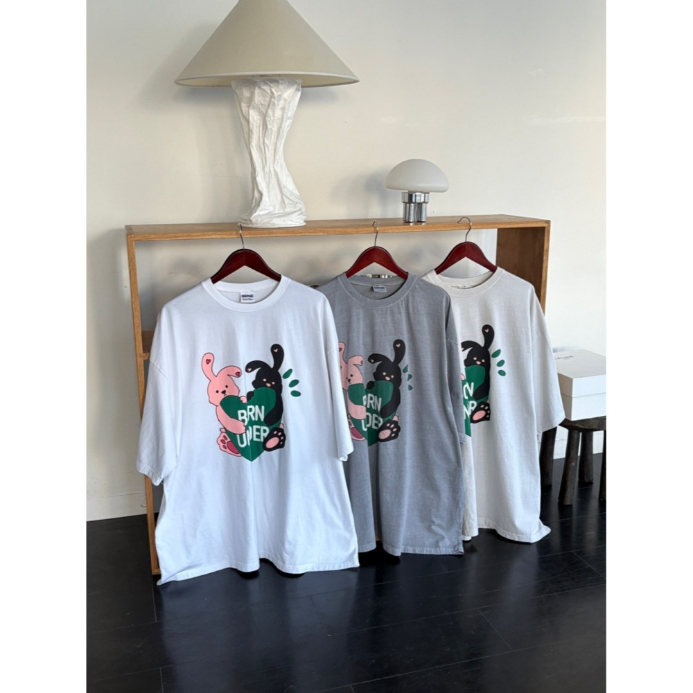 韓國女裝 Macbrother 黑兔粉兔抱抱愛心一起穿T恤-細節圖5