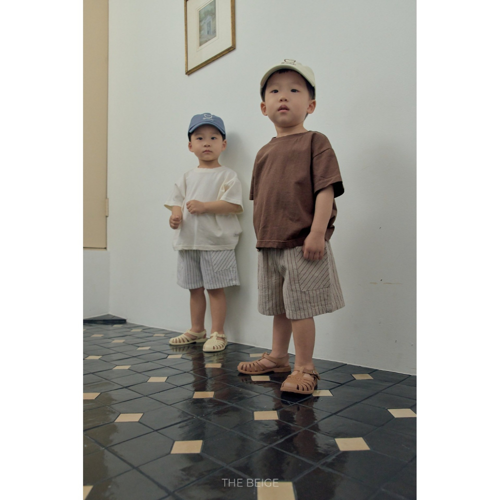 正韓童裝 Thebeige 大地色系直紋理短褲-細節圖9