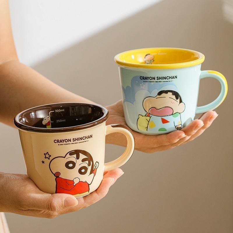 正版現貨 蠟筆小新 帶刻度馬克杯 最新款 陶瓷 小白 無蓋 睡衣小新 超高吸睛率 新之助 曙曦-細節圖5
