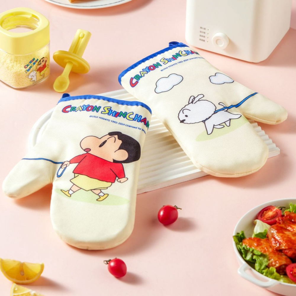 正版 蠟筆小新 防燙手套 微波 烤箱 烘焙 廚房 加厚隔熱手套 防水 防油 新之助 伴糖-細節圖2