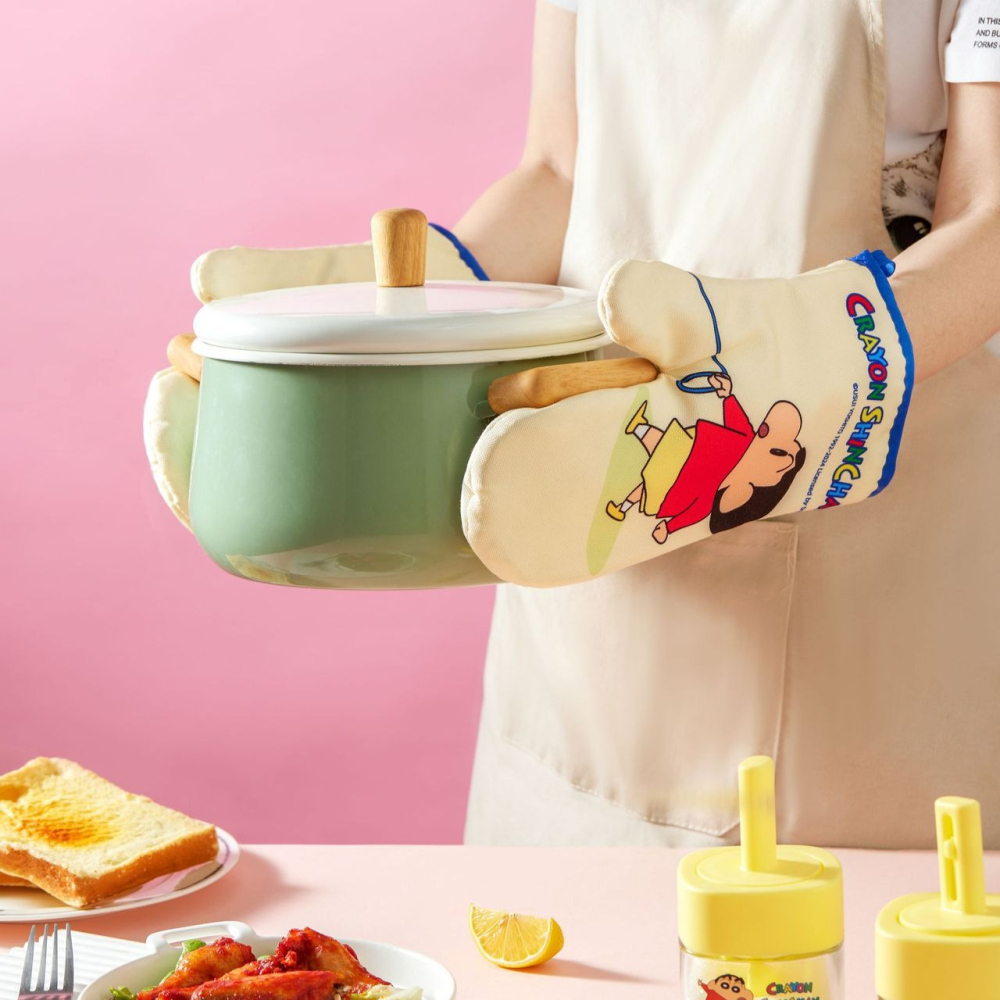 正版 蠟筆小新 防燙手套 微波 烤箱 烘焙 廚房 加厚隔熱手套 防水 防油 新之助 伴糖-細節圖4