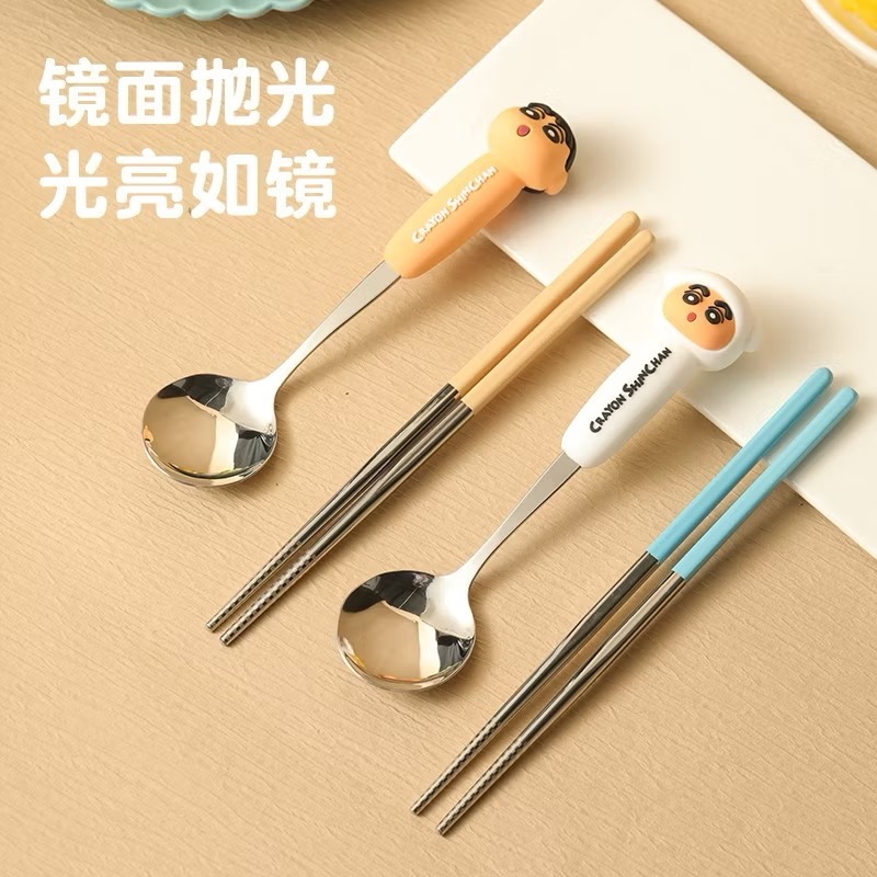 【現貨】正版 蠟筆小新 小新頭像餐具套裝 筷子 湯匙 勺子 飯勺 餐盒 送禮 304不鏽鋼 萌兔兔-細節圖3