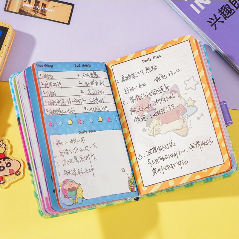 【Joytop悦木】蠟筆小新 漫画系列-异形磁扣本A6 高颜值pu皮面筆记本 送禮-細節圖3