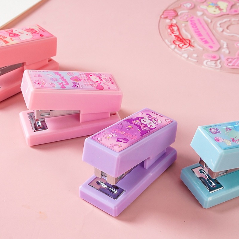 【Joytop悦木】三麗鷗 JK学院-MINI订书机套装 干净 创意 卡通 学生文具 送禮-細節圖2