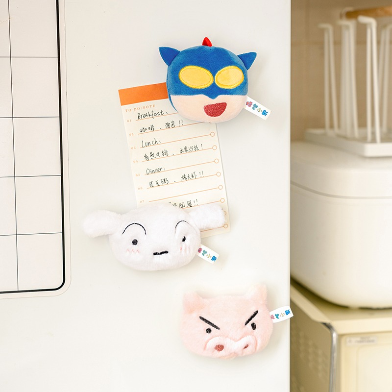 【漫貓】正版 蠟筆小新 毛绒磁吸冰箱貼 可爱公仔裝飾品 左卫门卡通家居擺件 送禮-細節圖2
