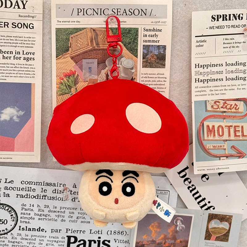 【漫貓】正版 蠟筆小新 红蘑菇毛絨掛件 可爱公仔玩偶包包掛件 卡通創意掛飾 吊飾 送禮-細節圖4