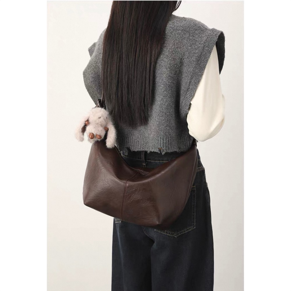 大容量慵懒風托特包軟皮餃子包百搭斜挎包咖啡色上班外出都適合肩背斜背都能-細節圖8