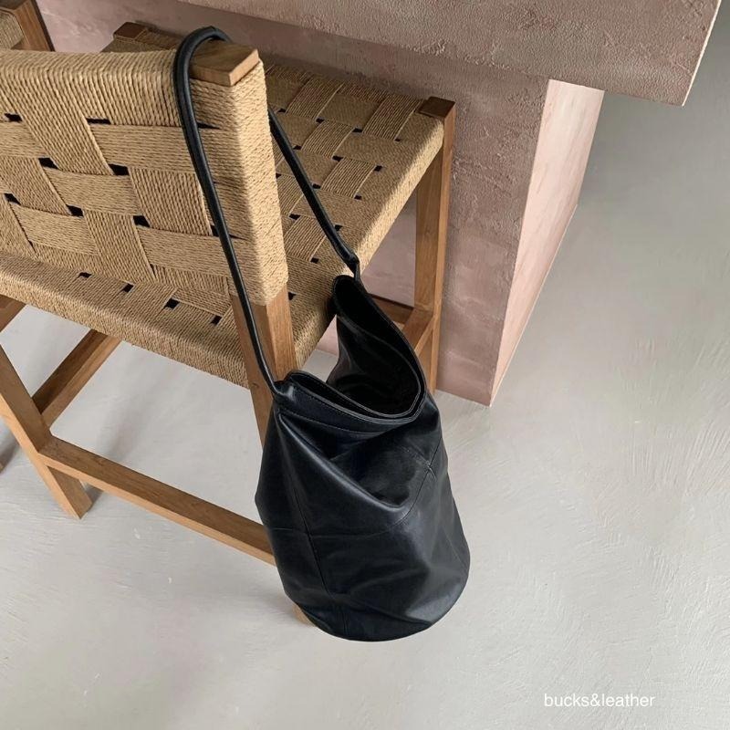 黑現貨 正韓代購 | bucks&leather 復古車線水桶包 | 韓國連線-細節圖5