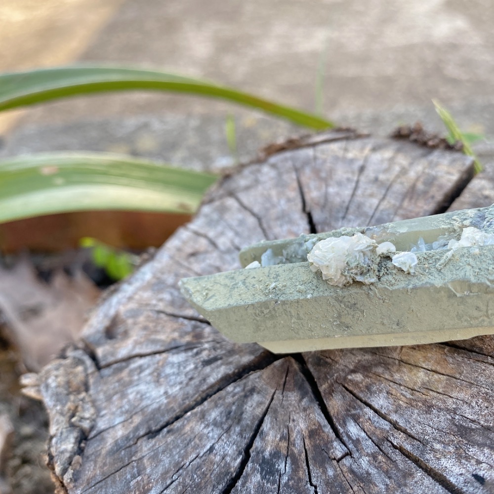 BKL蒙古多生綠水晶·共生綠泥白方解花花-細節圖6