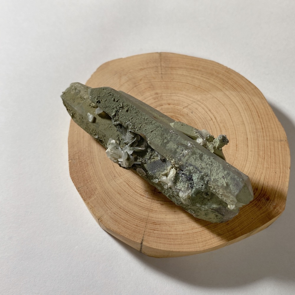 BKL蒙古多生綠水晶·共生綠泥白方解花花-細節圖9