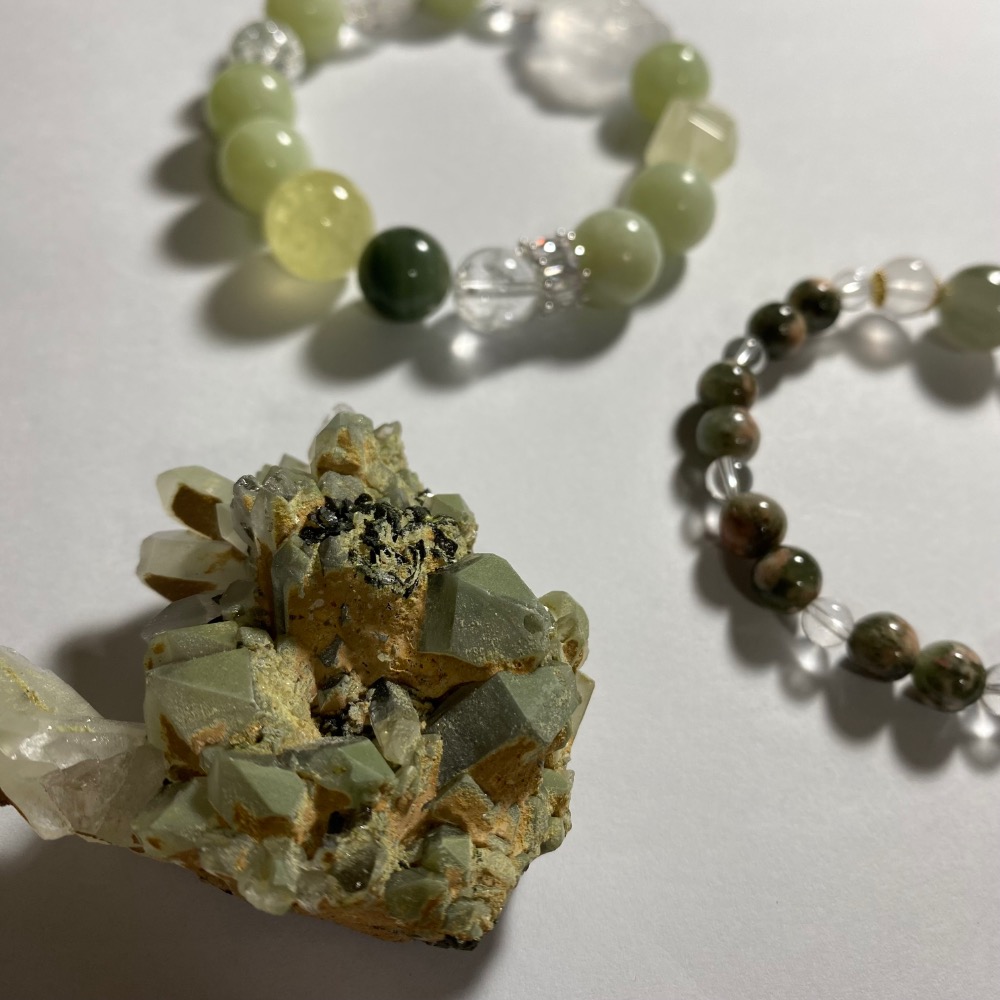 BKL心輪組合福袋：青堤奶蓋岫玉x綠髮共生櫻花瑪瑙x四川花園水晶共生綠簾石-細節圖2