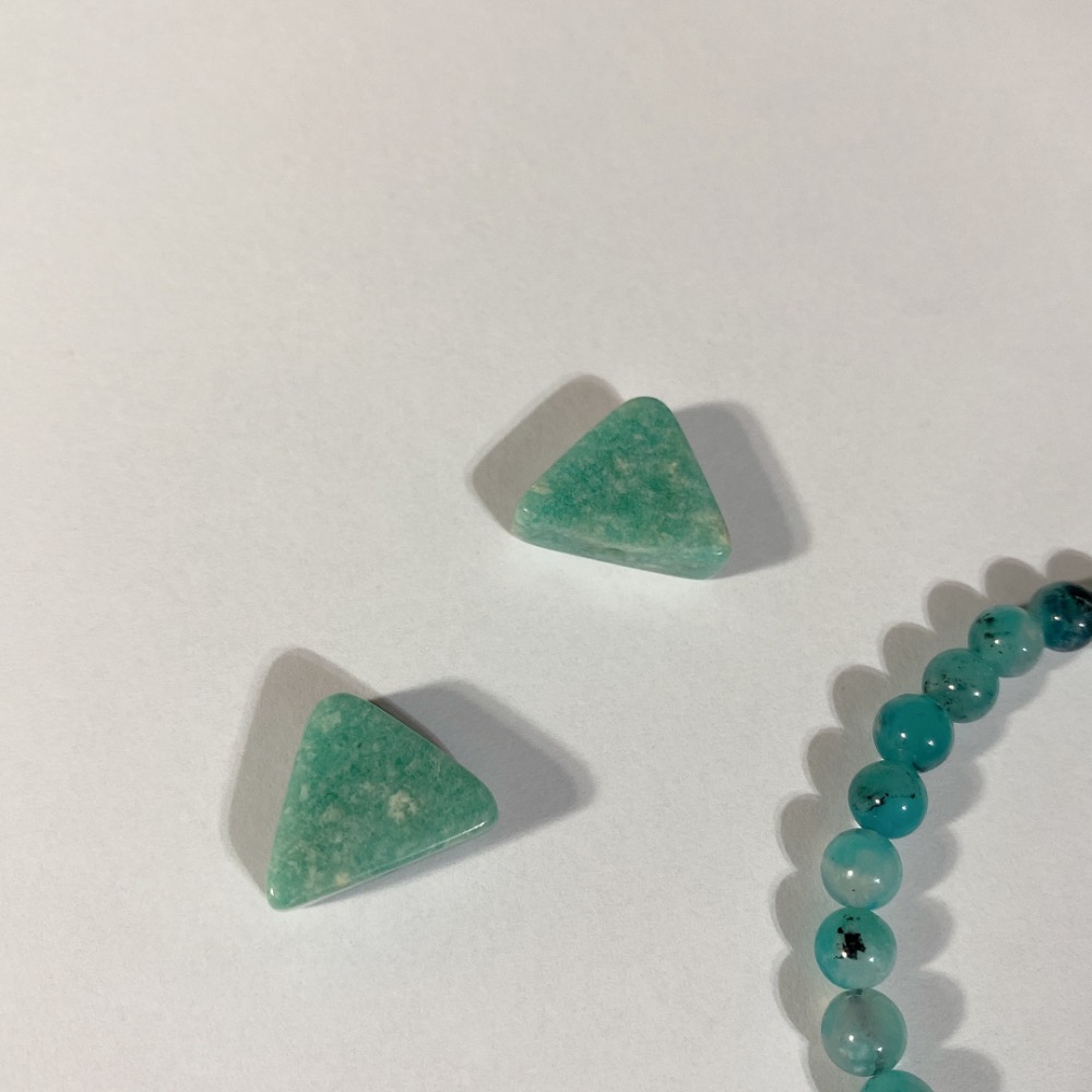 BKL綠天河石三角形雕刻｜直通孔-細節圖2