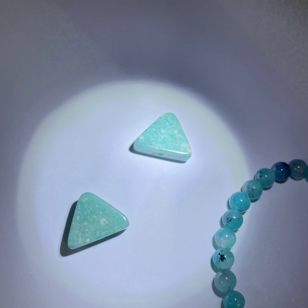 BKL綠天河石三角形雕刻｜直通孔-細節圖3