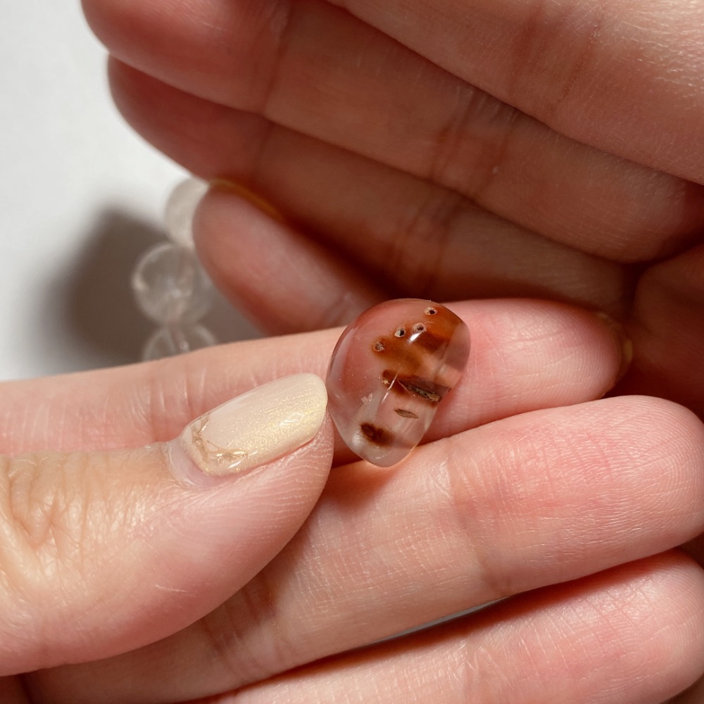 BKL紅兔毛水晶貓咪雕刻戒面｜橫通孔-細節圖3