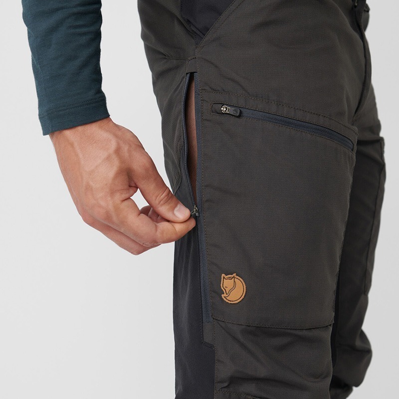 瑞典 FJALLRAVEN Abisko Lite 拼接彈性長褲 82890R 深灰 輕量耐磨 OUTDOOR NICE-細節圖10