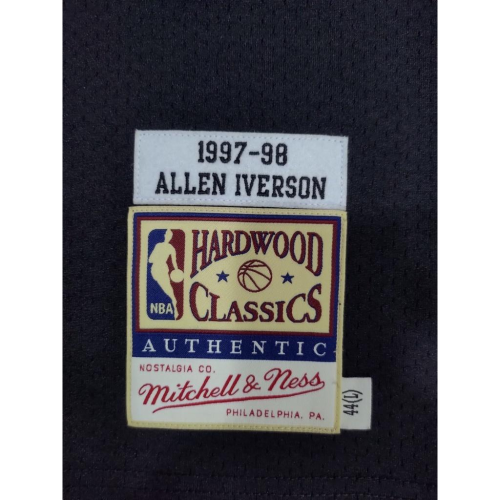 NBA球衣 Allen Iverson 七六人隊 M&N 復古球員版 1997-1998客場黑 窄肩 全新含吊牌 44L-細節圖8