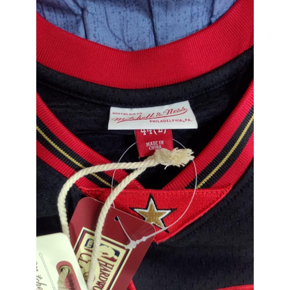 NBA球衣 Allen Iverson 七六人隊 M&N 復古球員版 1997-1998客場黑 窄肩 全新含吊牌 44L-細節圖9