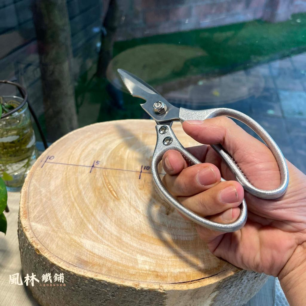 【多功能不鏽鋼廚房用剪刀】 (台灣現貨)日本款SK5多功能不鏽鋼剪刀 剪肉剪菜開瓶器刮魚鱗剪雞骨萬用剪刀居家必備廚房好幫-細節圖5