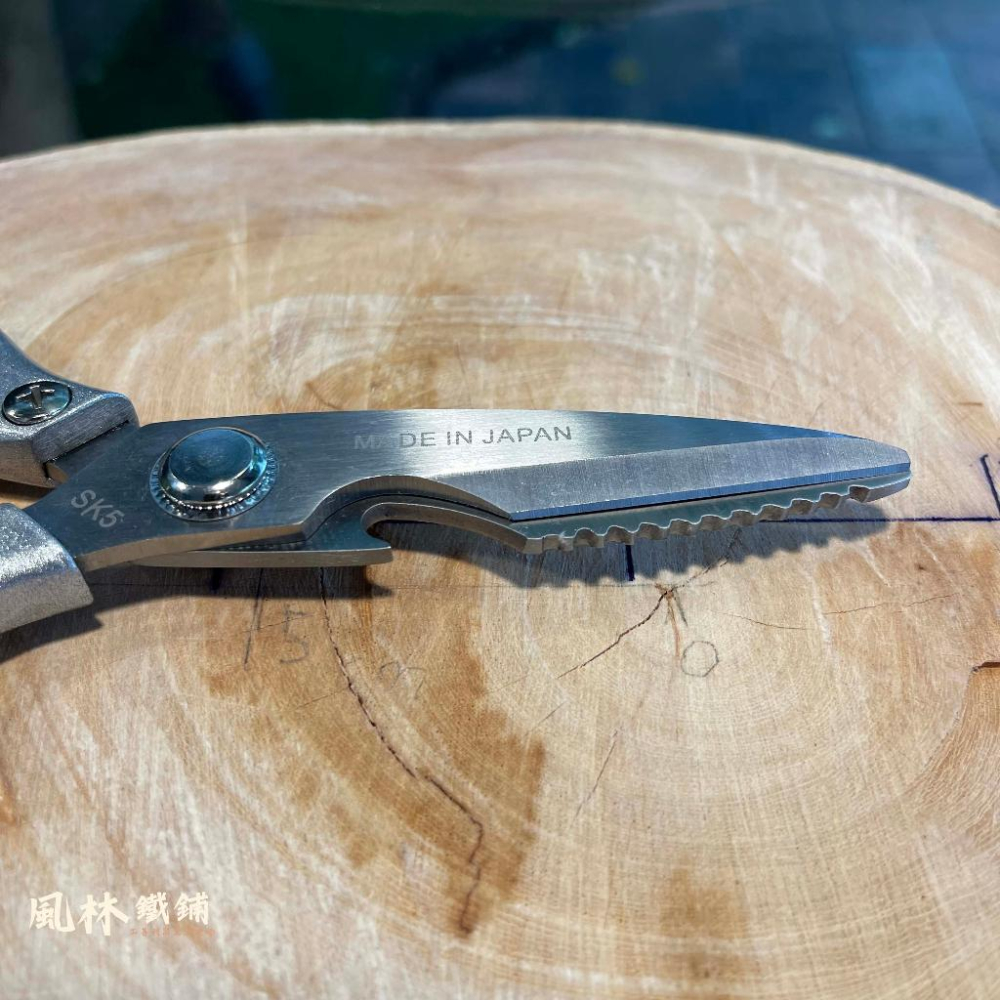 【多功能不鏽鋼廚房用剪刀】 (台灣現貨)日本款SK5多功能不鏽鋼剪刀 剪肉剪菜開瓶器刮魚鱗剪雞骨萬用剪刀居家必備廚房好幫-細節圖7