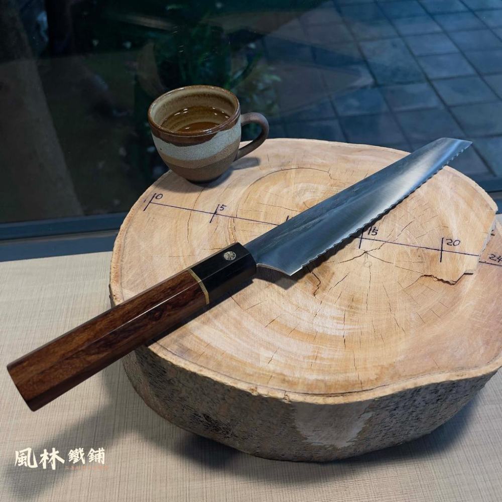 【日式鍛打錘紋八角柄麵包刀】台灣現貨 50Cr15MoV不鏽鋼焠火鍛製錘紋西式主廚刀八角木柄女士菜刀家用切菜刀切魚肉刀-細節圖7